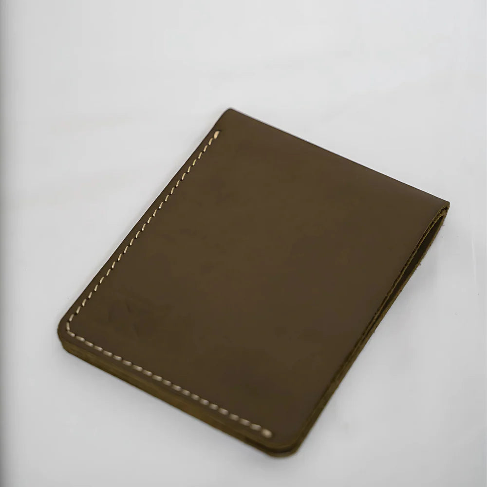 Sleek Green Leather Wallet – Modern  &  Minimal by BM7